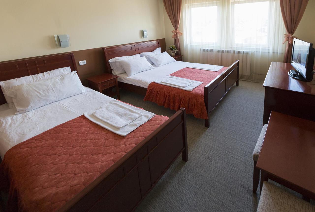Hotel Atlas 新帕扎尔 外观 照片