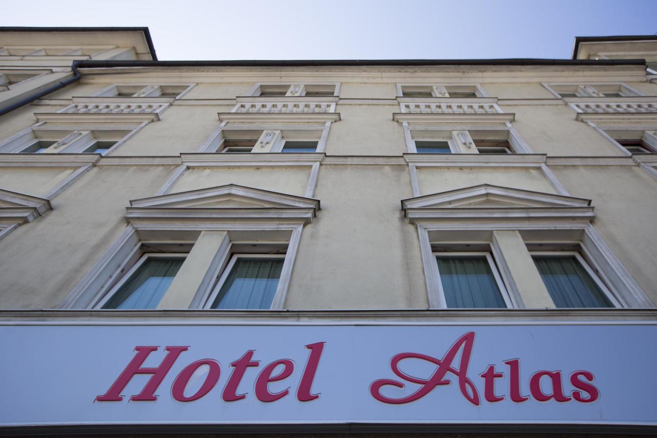 Hotel Atlas 新帕扎尔 外观 照片