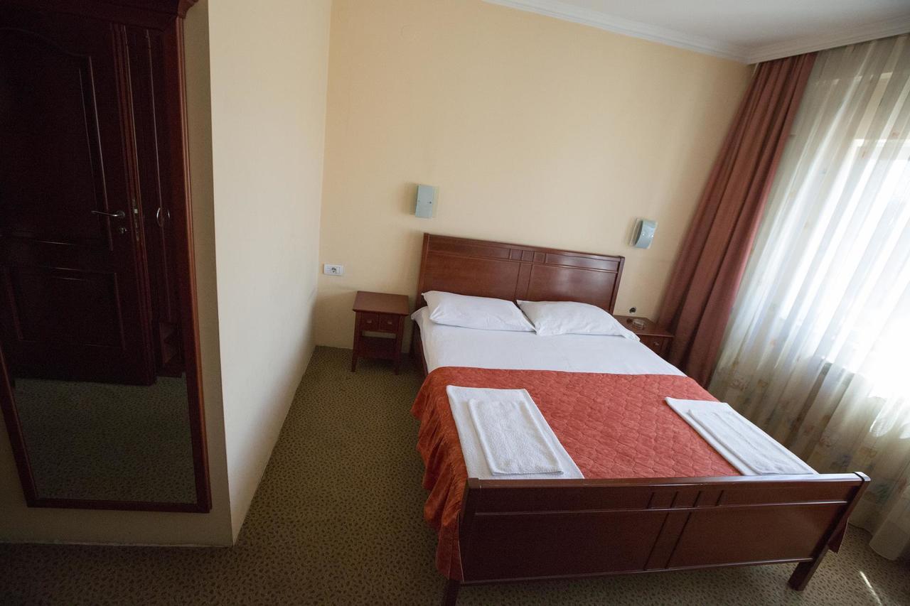 Hotel Atlas 新帕扎尔 外观 照片
